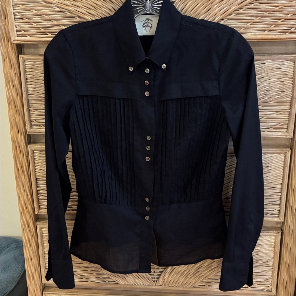 RARE Brooks Brothers Black Fleece line tailored blouse- pristine condition.
